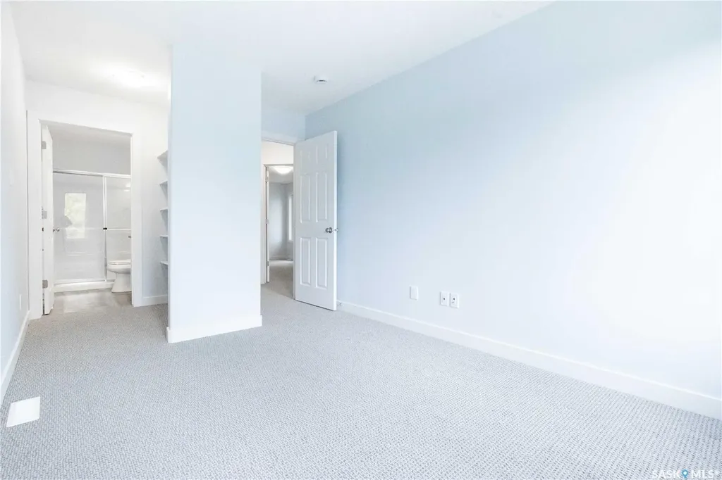 1337 Montague Street Regina SK S4T 3J1