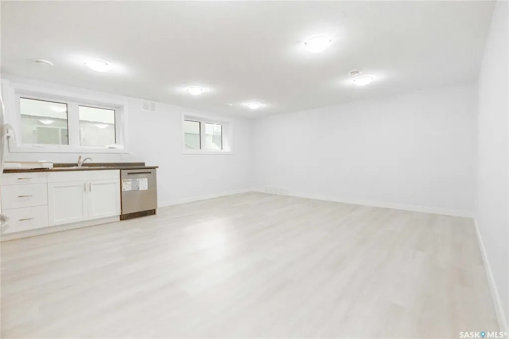 1337 Montague Street Regina SK S4T 3J1