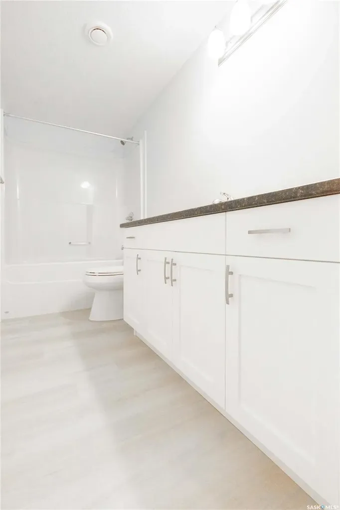1337 Montague Street Regina SK S4T 3J1