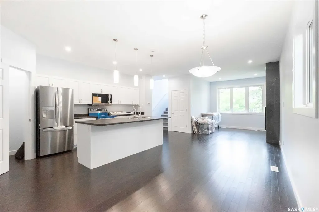 1337 Montague Street Regina SK S4T 3J1