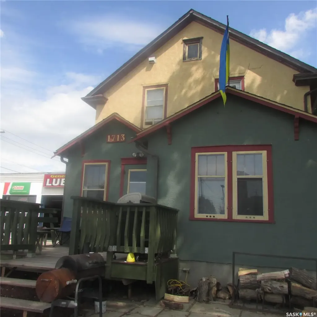 1713 St John Street Regina SK S4P 1R8