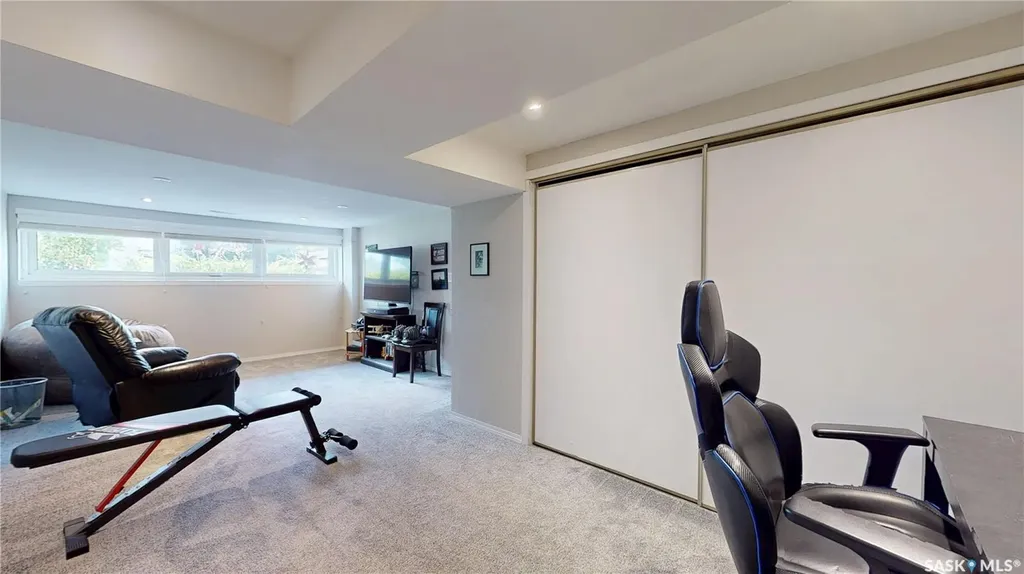30 Rosewood Place Regina SK S4S 5N5