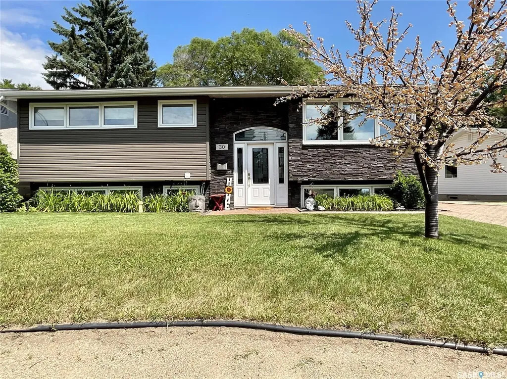 30 Rosewood Place Regina SK S4S 5N5