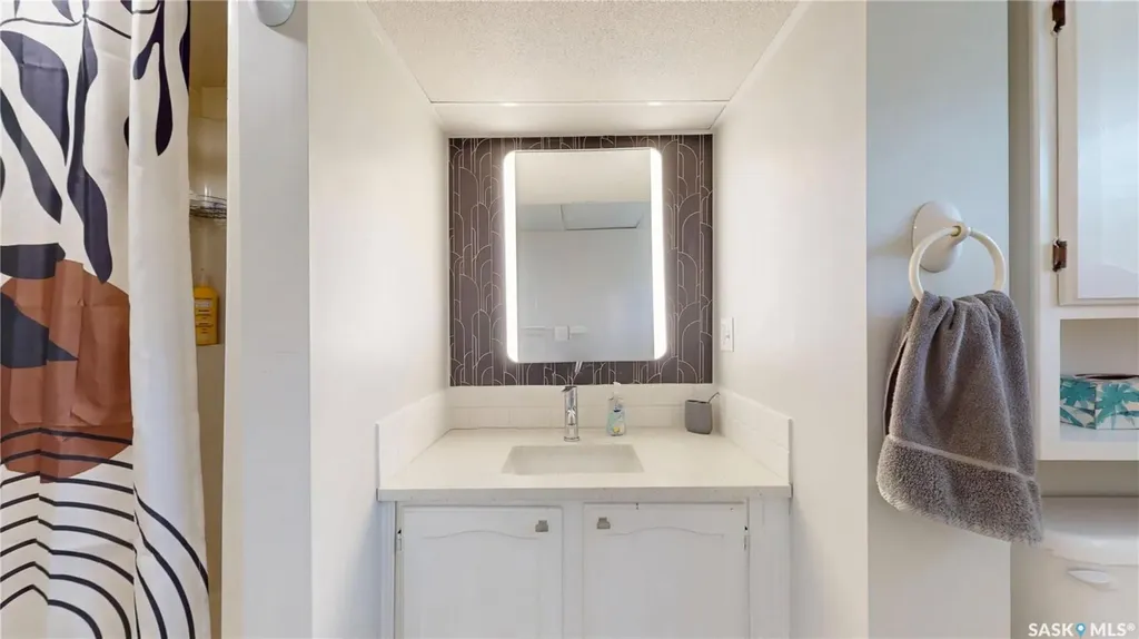 30 Rosewood Place Regina SK S4S 5N5