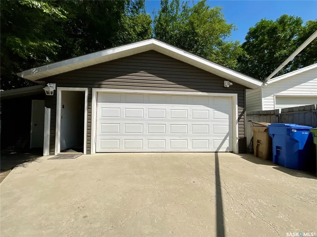30 Rosewood Place Regina SK S4S 5N5