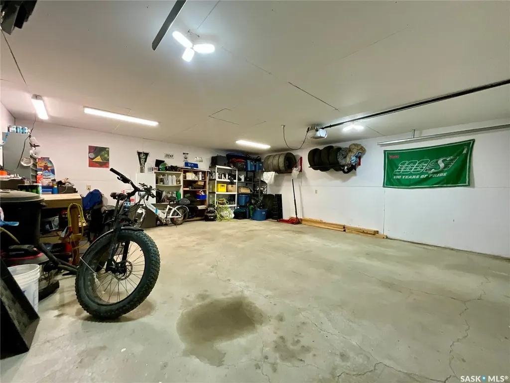 30 Rosewood Place Regina SK S4S 5N5
