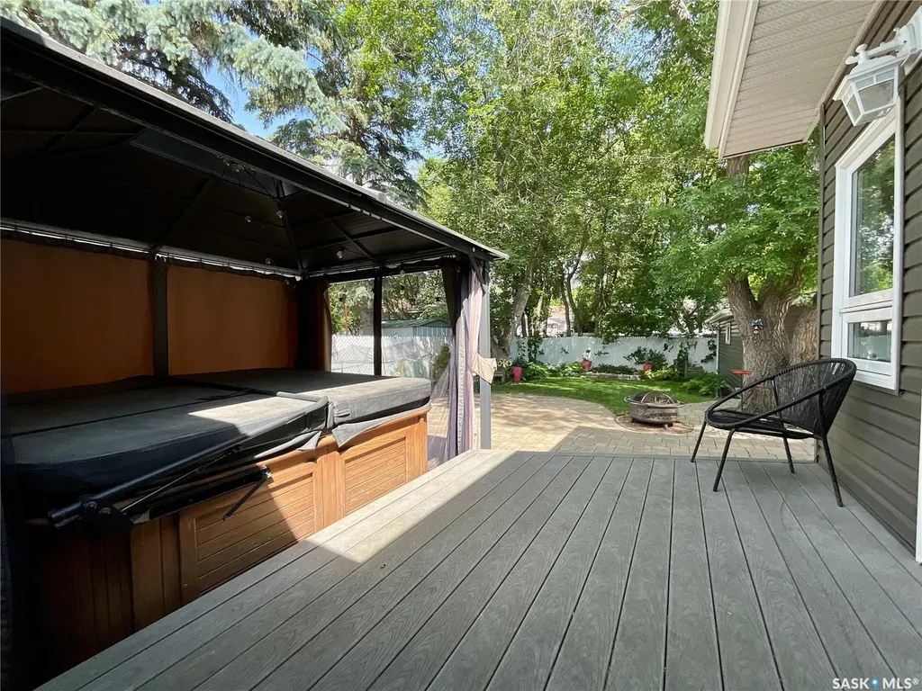 30 Rosewood Place Regina SK S4S 5N5