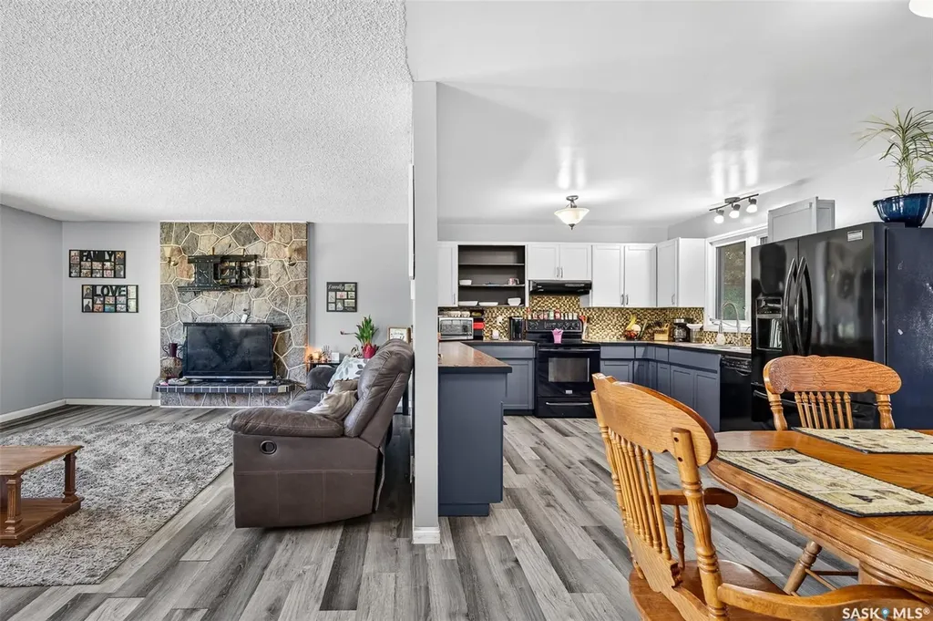 1207 Grandview Street W Moose Jaw SK S6H 5M3