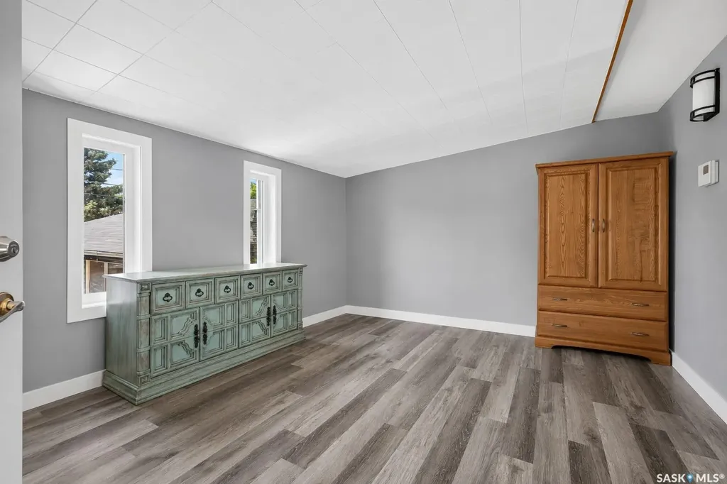 1207 Grandview Street W Moose Jaw SK S6H 5M3