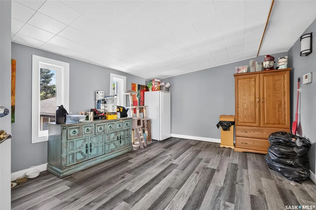 1207 Grandview Street W Moose Jaw SK S6H 5M3