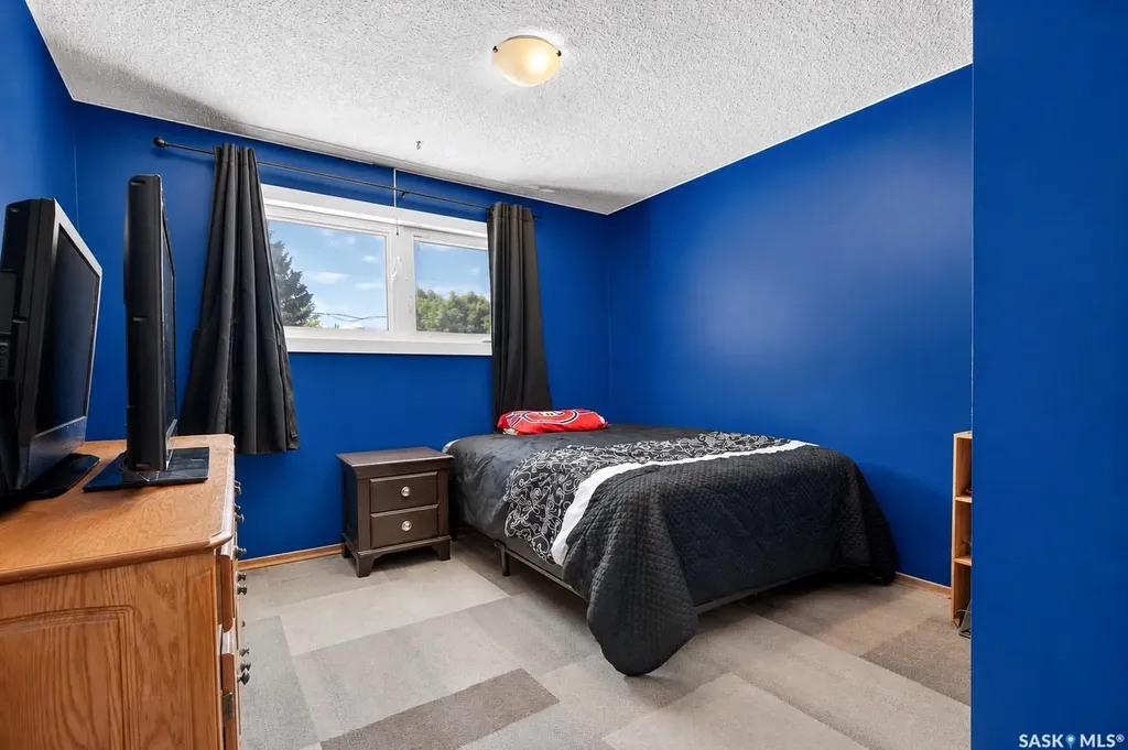 1207 Grandview Street W Moose Jaw SK S6H 5M3