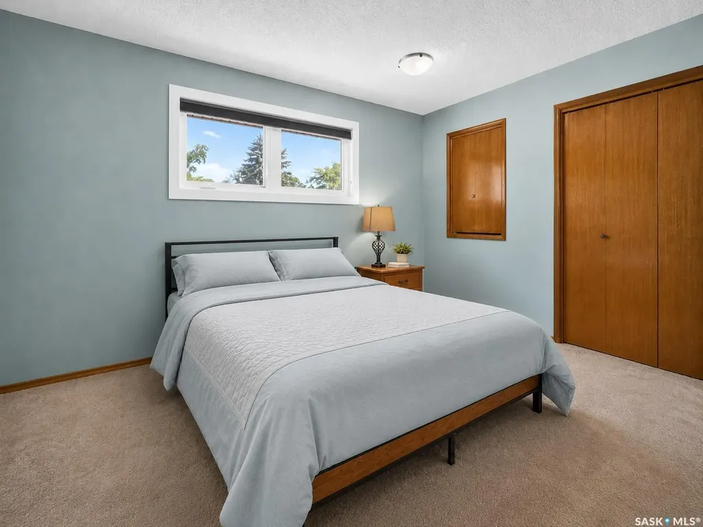 1207 Grandview Street W Moose Jaw SK S6H 5M3