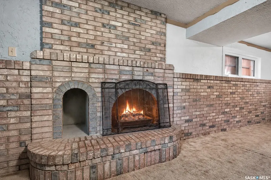 1207 Grandview Street W Moose Jaw SK S6H 5M3