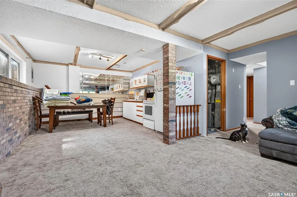 1207 Grandview Street W Moose Jaw SK S6H 5M3