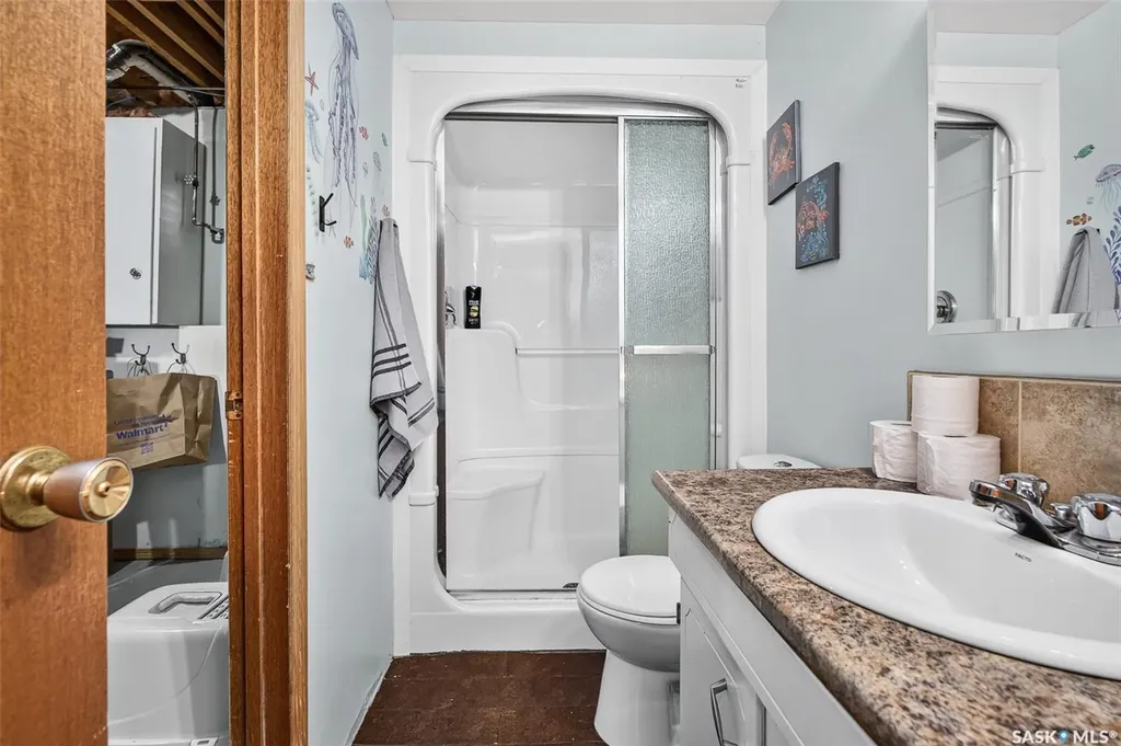 1207 Grandview Street W Moose Jaw SK S6H 5M3