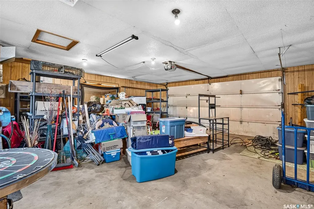 1207 Grandview Street W Moose Jaw SK S6H 5M3