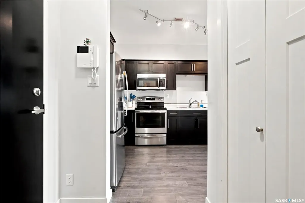 545 Hassard Close Saskatoon SK S7L 6V3