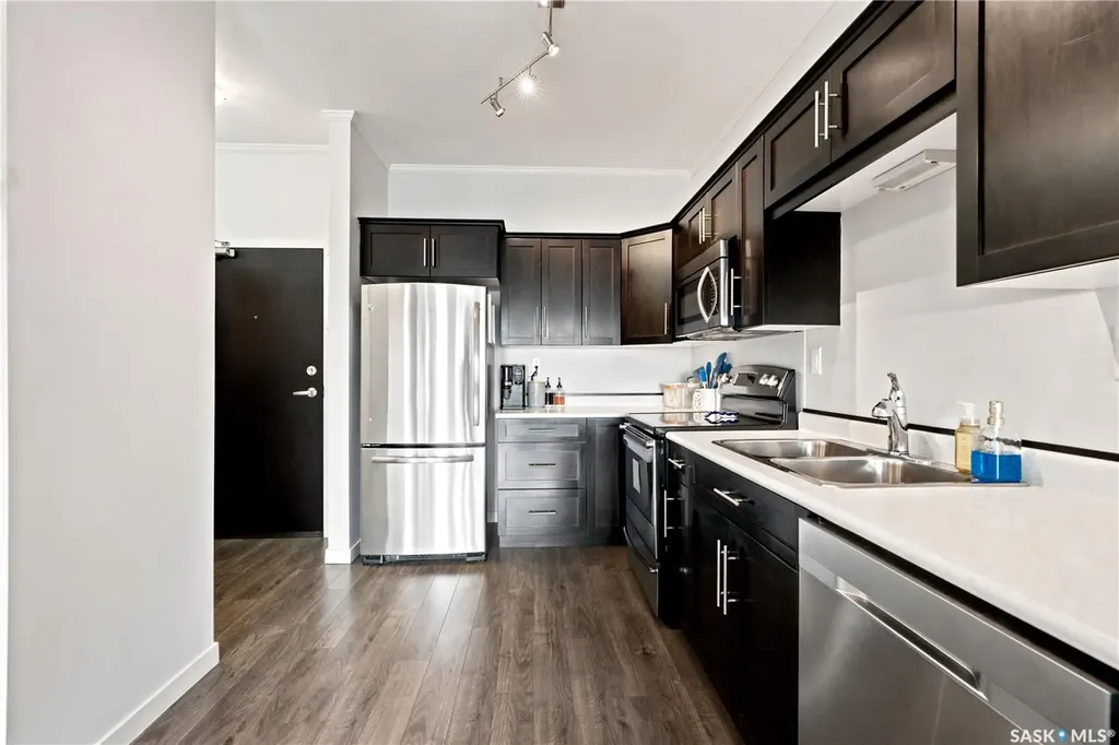 545 Hassard Close Saskatoon SK S7L 6V3