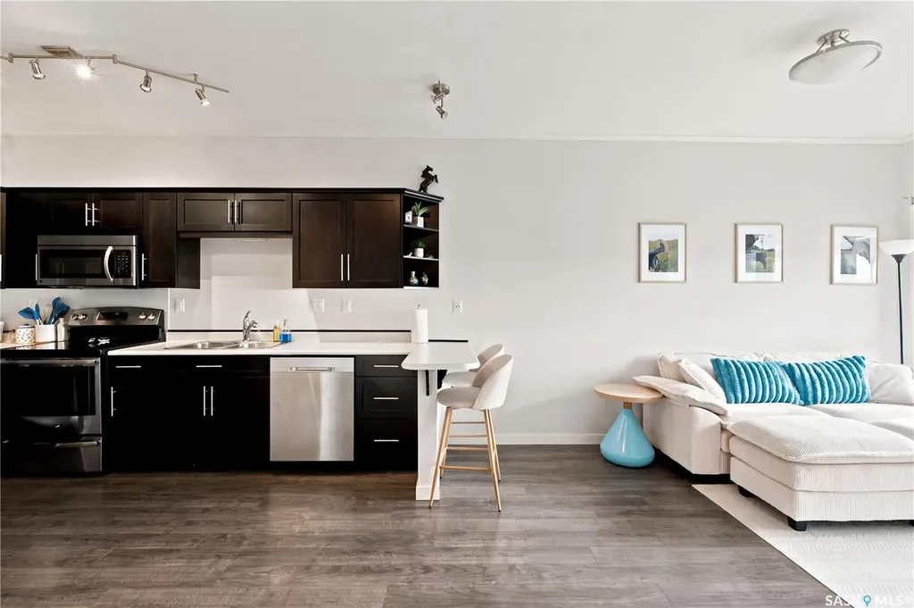 545 Hassard Close Saskatoon SK S7L 6V3