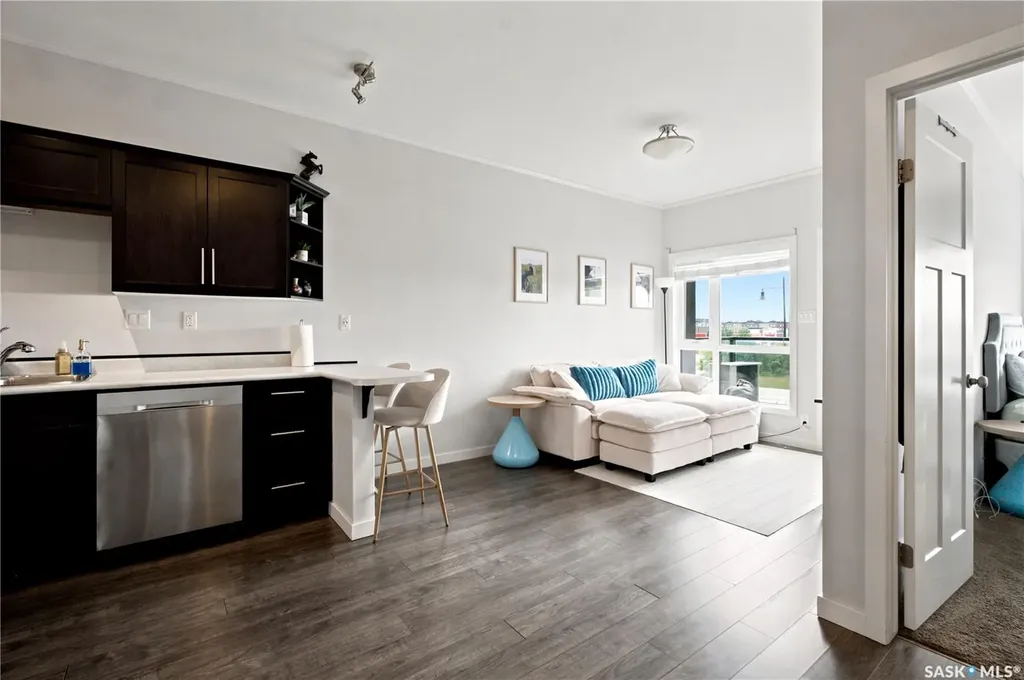 545 Hassard Close Saskatoon SK S7L 6V3