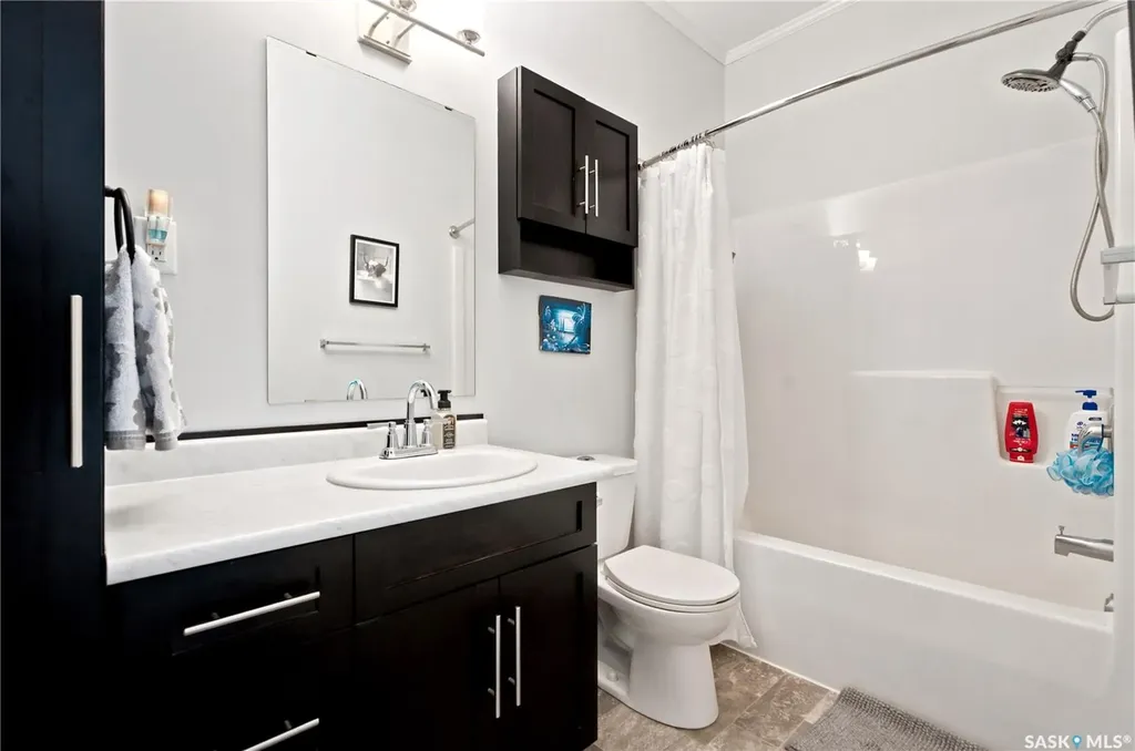 545 Hassard Close Saskatoon SK S7L 6V3