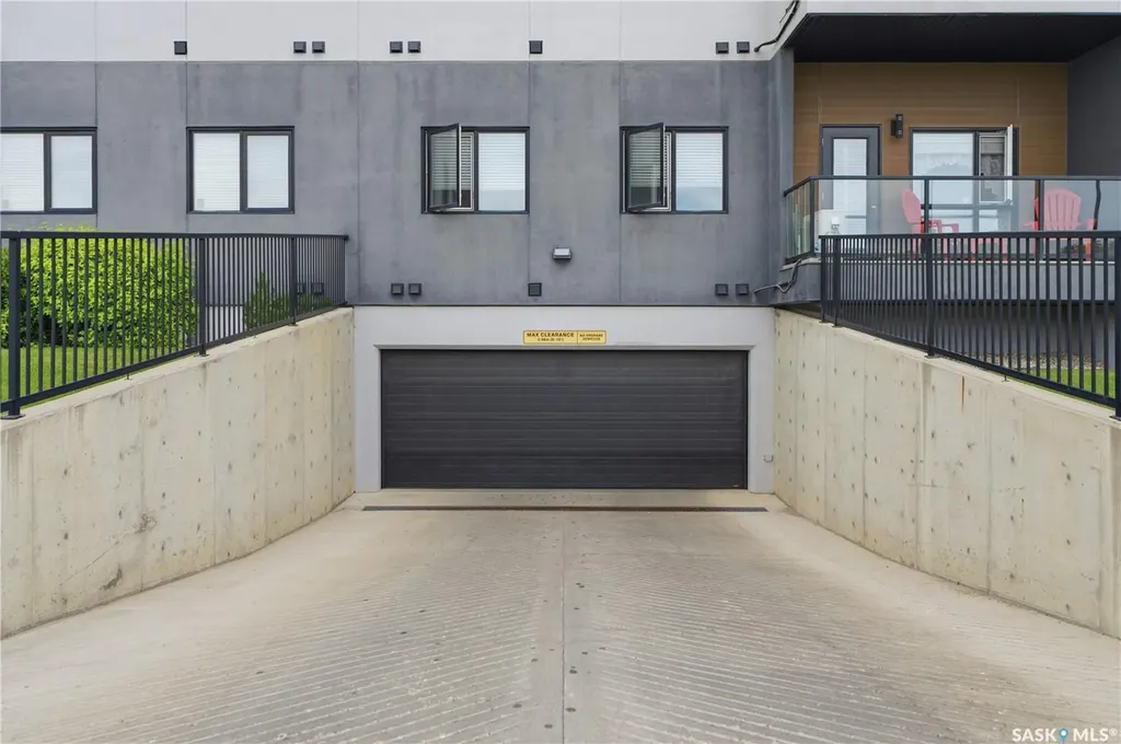 545 Hassard Close Saskatoon SK S7L 6V3