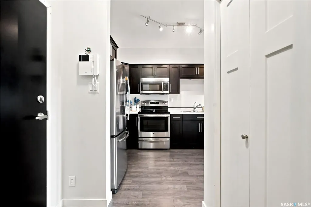 545 Hassard Close Saskatoon SK S7L 6V3