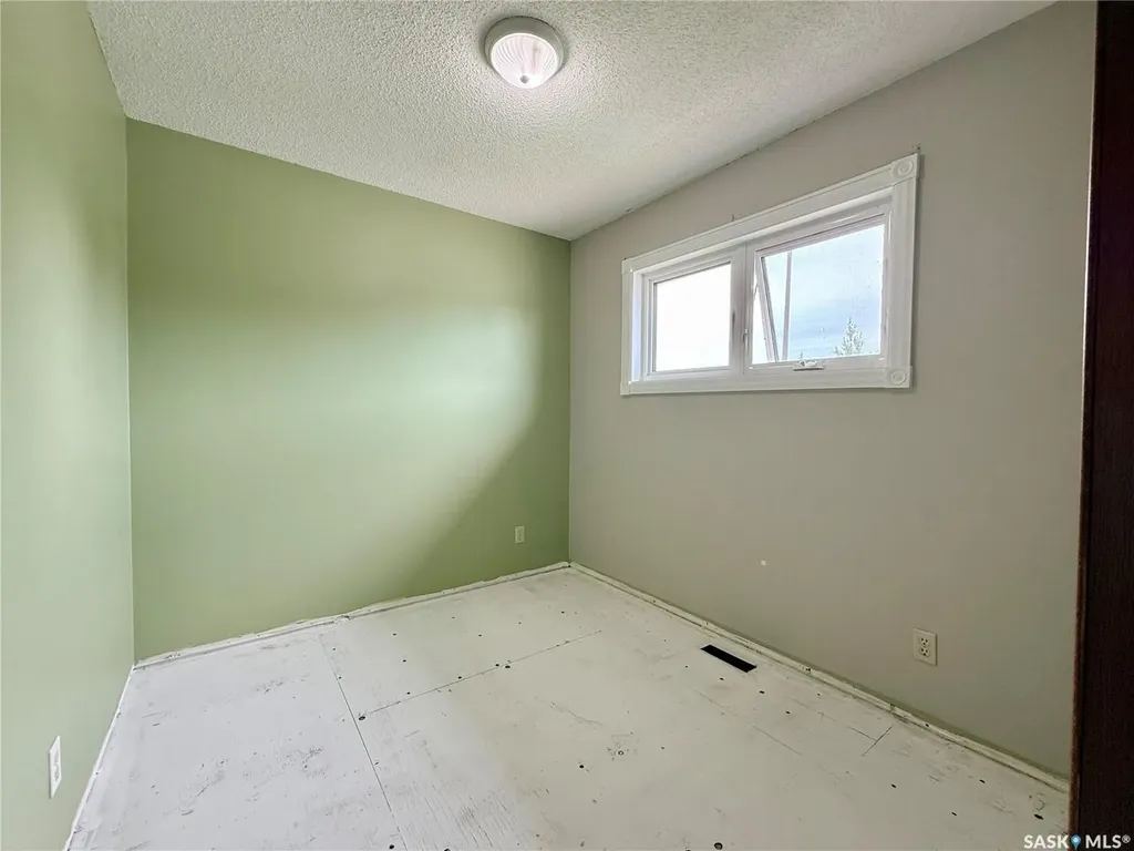 330 Aspen Drive Swift Current SK S9H 4T1