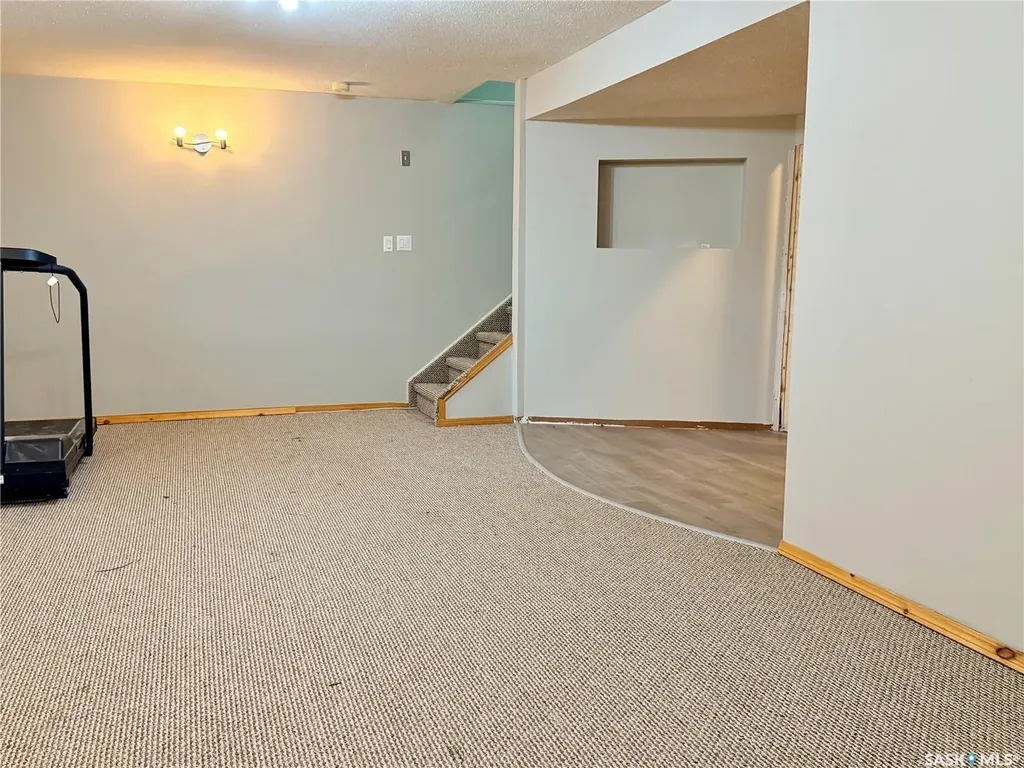 330 Aspen Drive Swift Current SK S9H 4T1