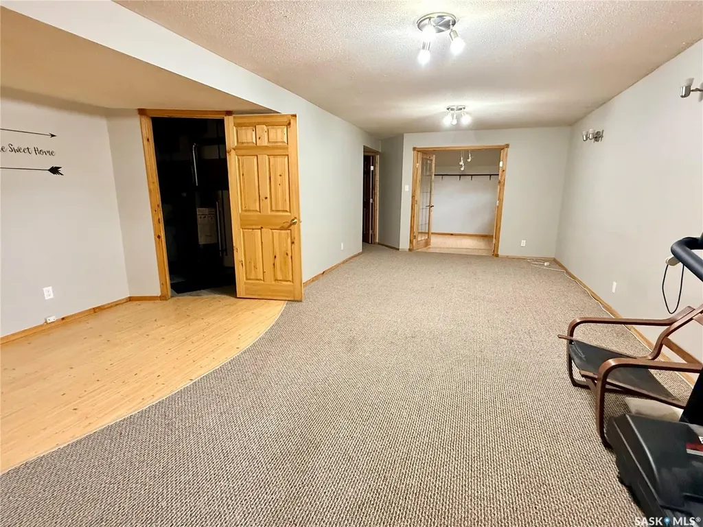 330 Aspen Drive Swift Current SK S9H 4T1