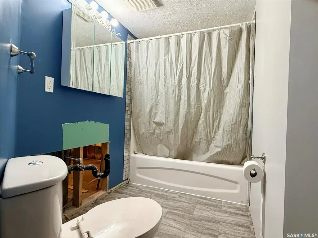 330 Aspen Drive Swift Current SK S9H 4T1