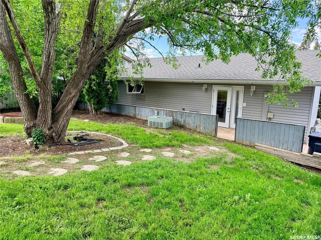 330 Aspen Drive Swift Current SK S9H 4T1