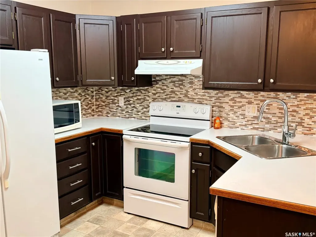 330 Aspen Drive Swift Current SK S9H 4T1