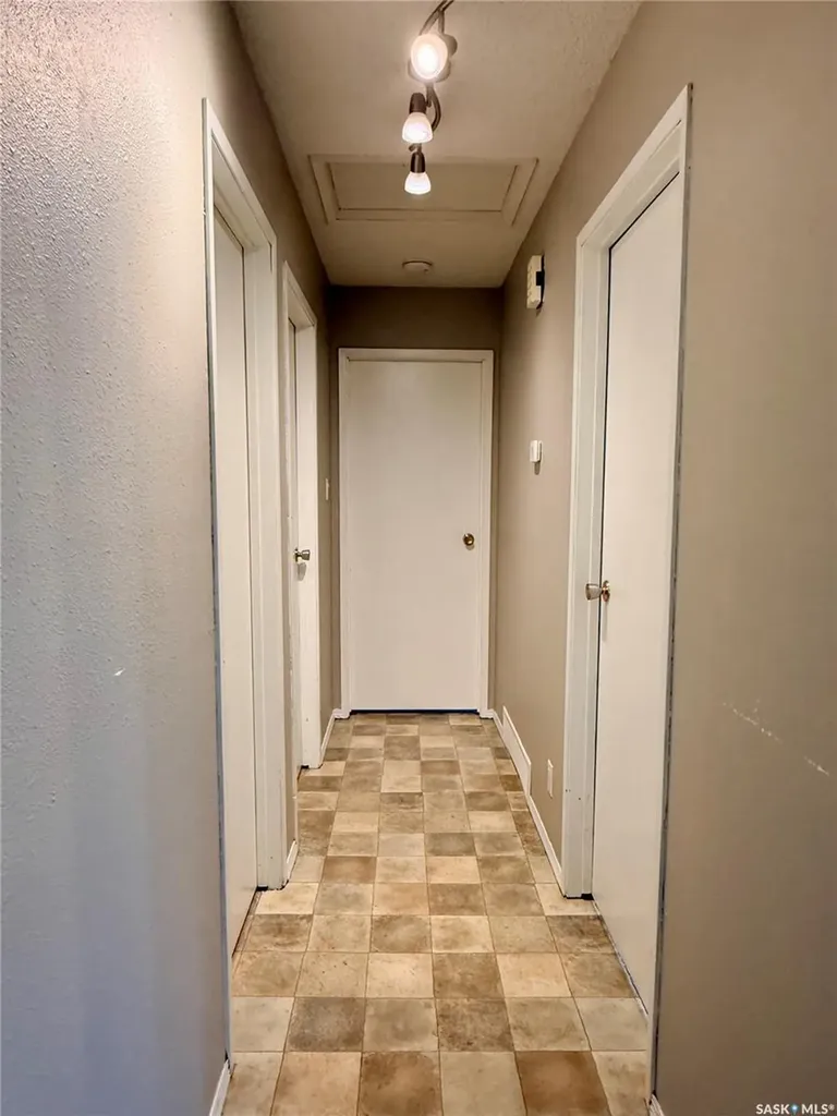 330 Aspen Drive Swift Current SK S9H 4T1