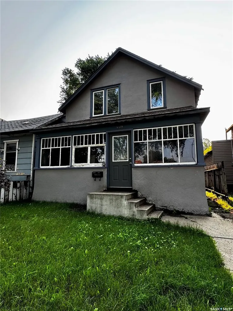 408 I Avenue N Saskatoon SK S7L 2G8