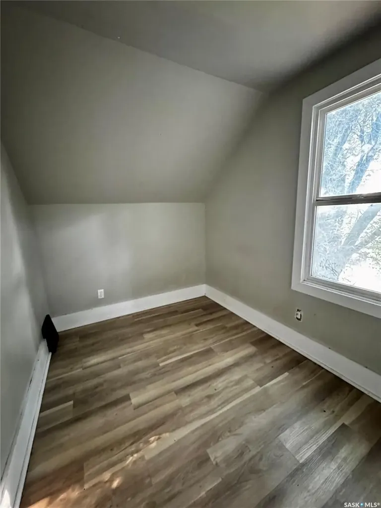 408 I Avenue N Saskatoon SK S7L 2G8