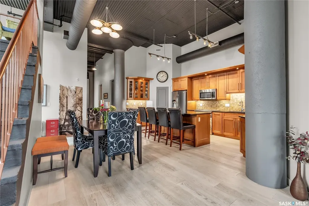 211 D Avenue N Saskatoon SK S7L 1M7
