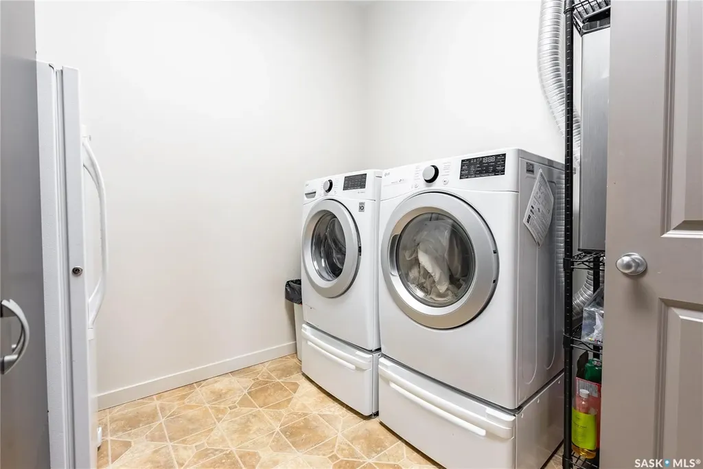 211 D Avenue N Saskatoon SK S7L 1M7