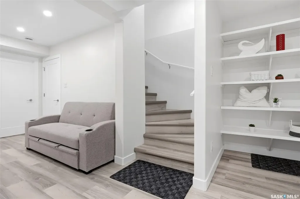 5121 Buckingham Drive E Regina SK S4V 3S3