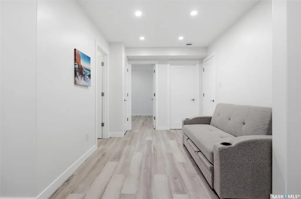 5121 Buckingham Drive E Regina SK S4V 3S3