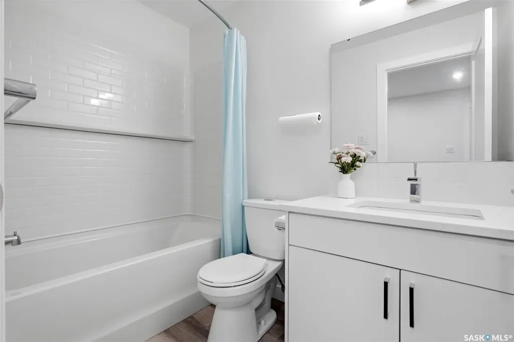 5121 Buckingham Drive E Regina SK S4V 3S3
