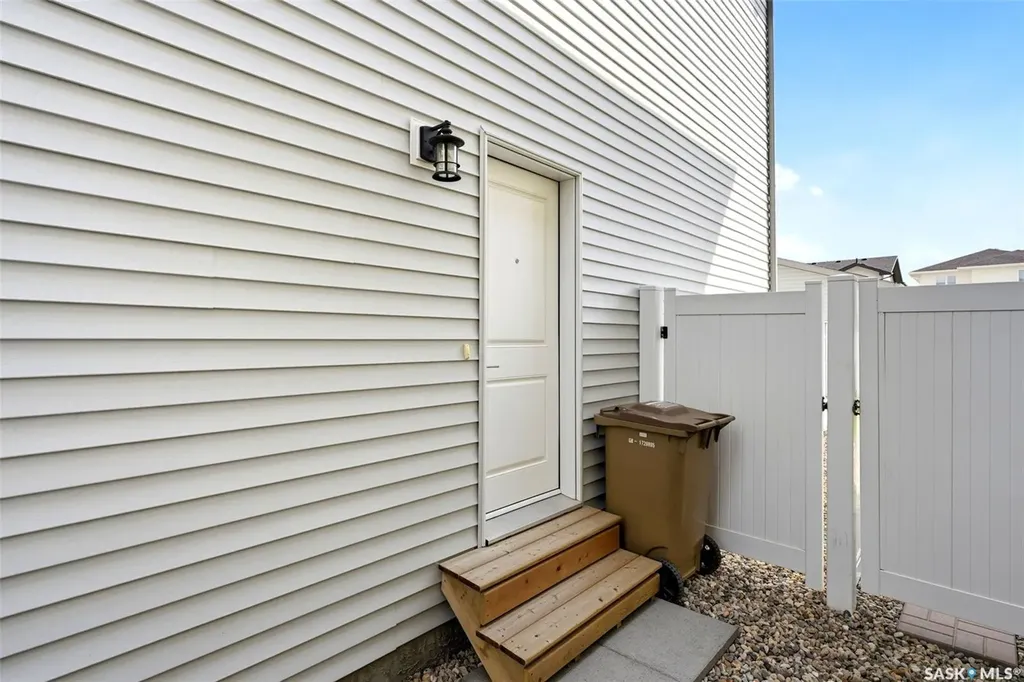 5121 Buckingham Drive E Regina SK S4V 3S3