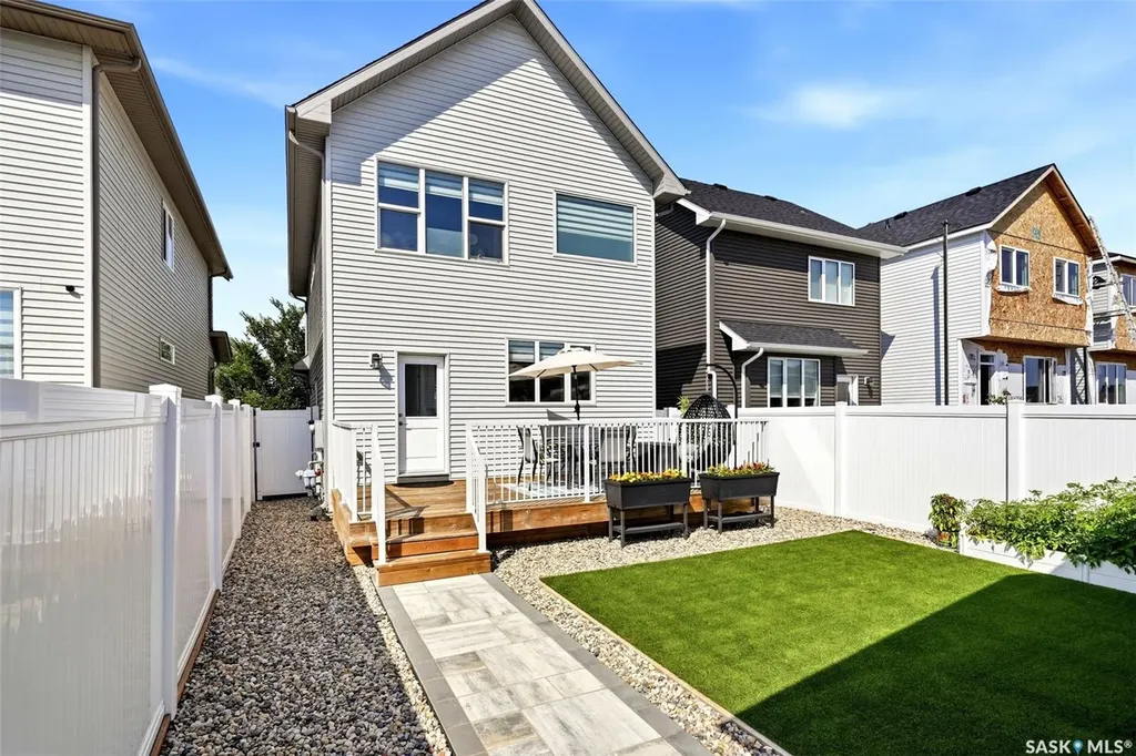 5121 Buckingham Drive E Regina SK S4V 3S3