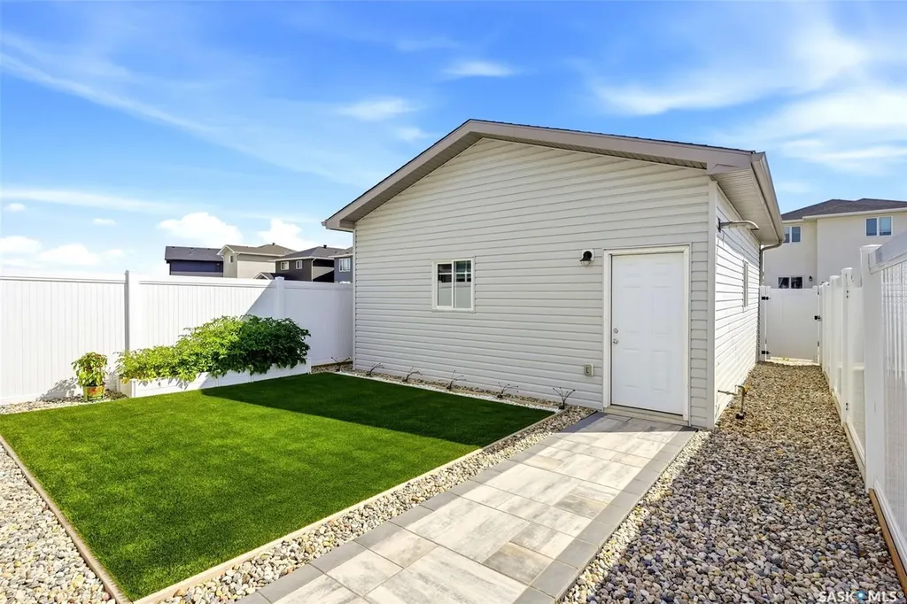 5121 Buckingham Drive E Regina SK S4V 3S3