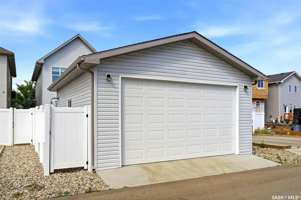 5121 Buckingham Drive E Regina SK S4V 3S3