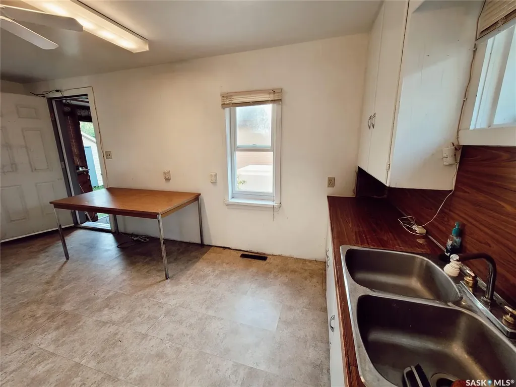420 3rd Street Duck Lake SK S0K 1J0