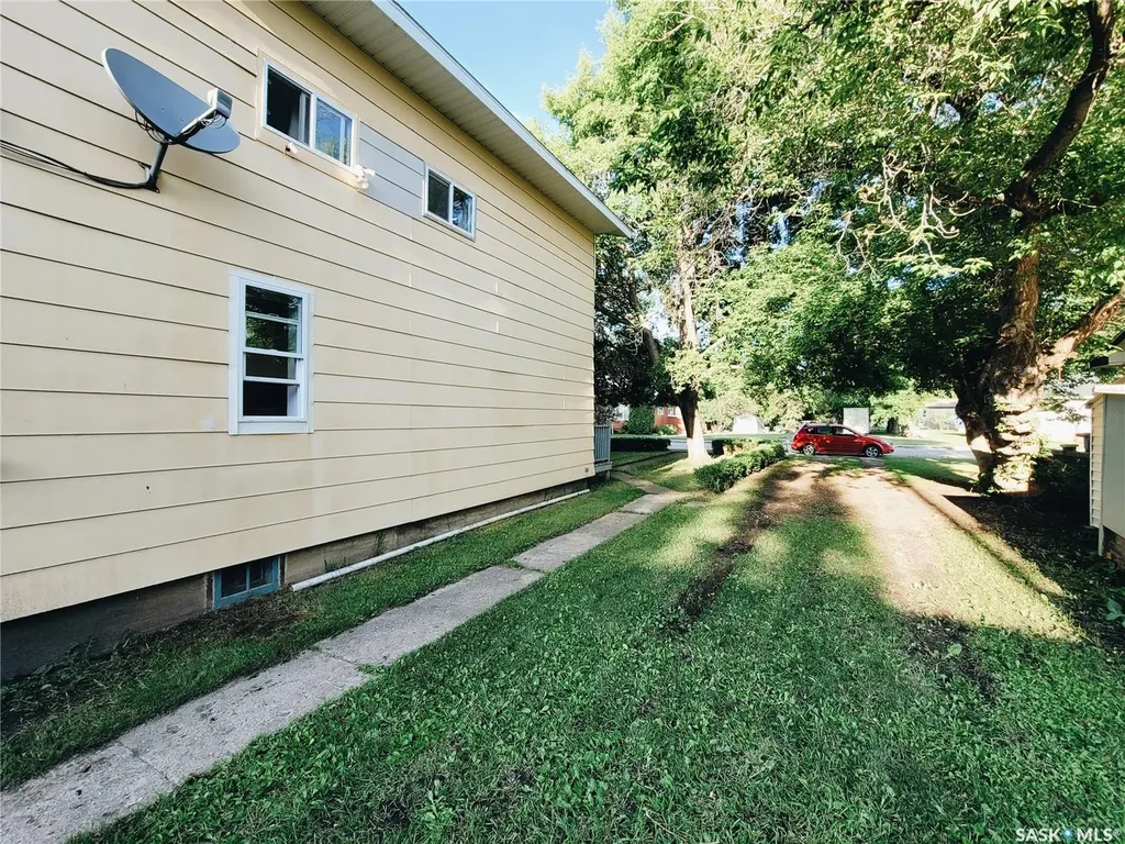 420 3rd Street Duck Lake SK S0K 1J0