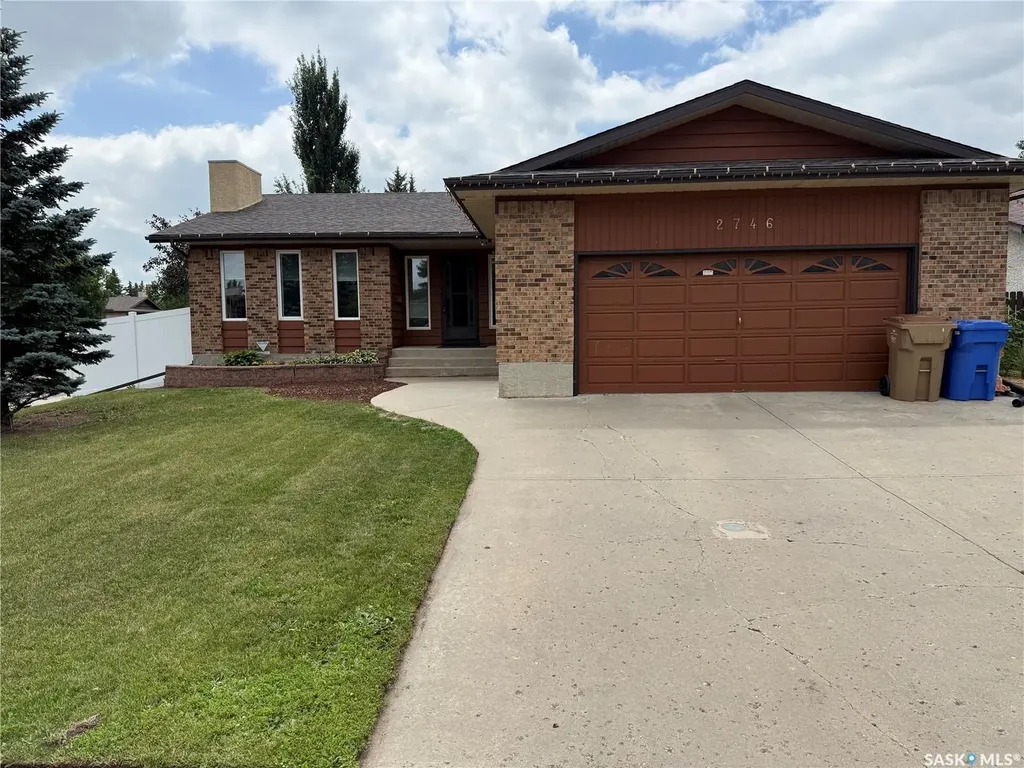 2746 Poplar Place E Regina SK S4V 1K8