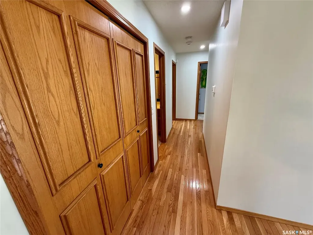 2746 Poplar Place E Regina SK S4V 1K8