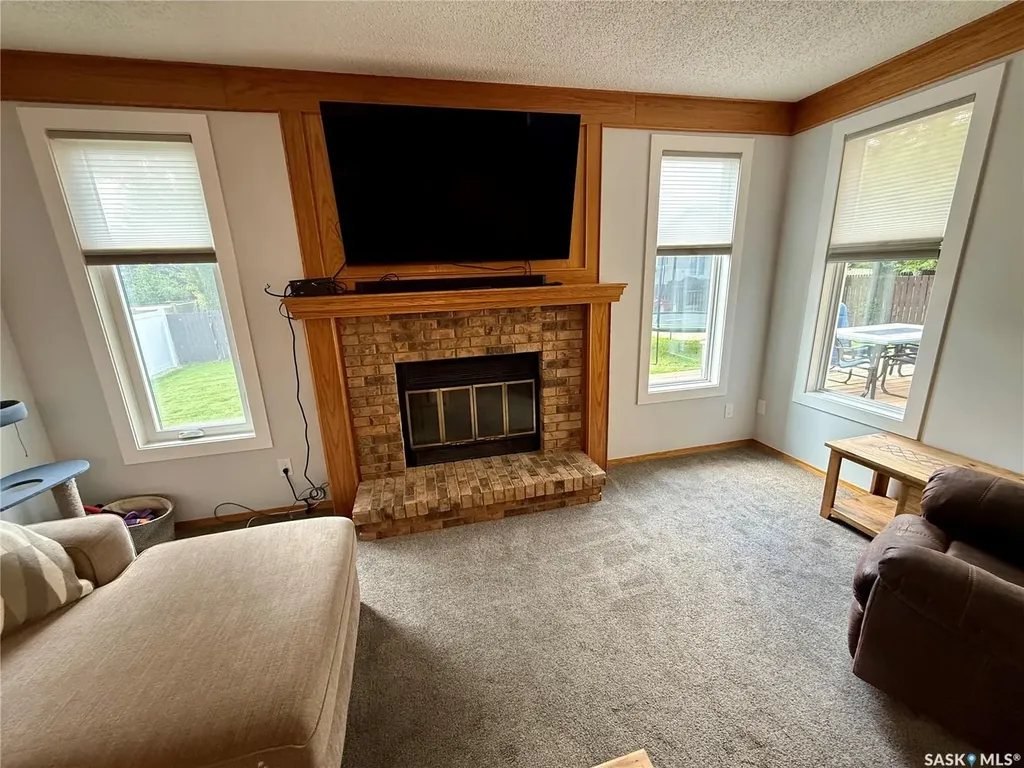 2746 Poplar Place E Regina SK S4V 1K8